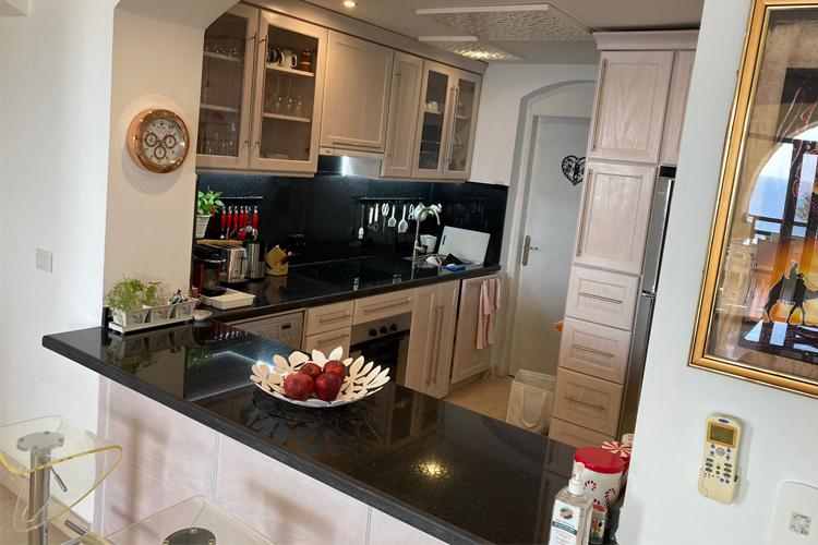 3 BR Apartment with Panoramic sea view - 16